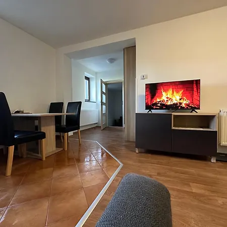 Apartment U Krize *